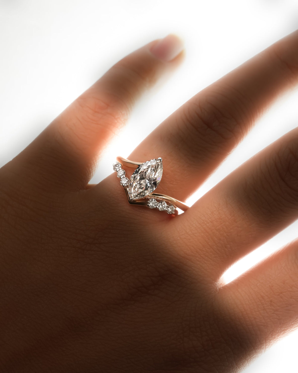 Which Wedding Band Goes With My Engagement Ring? A Guide by Shape and Setting