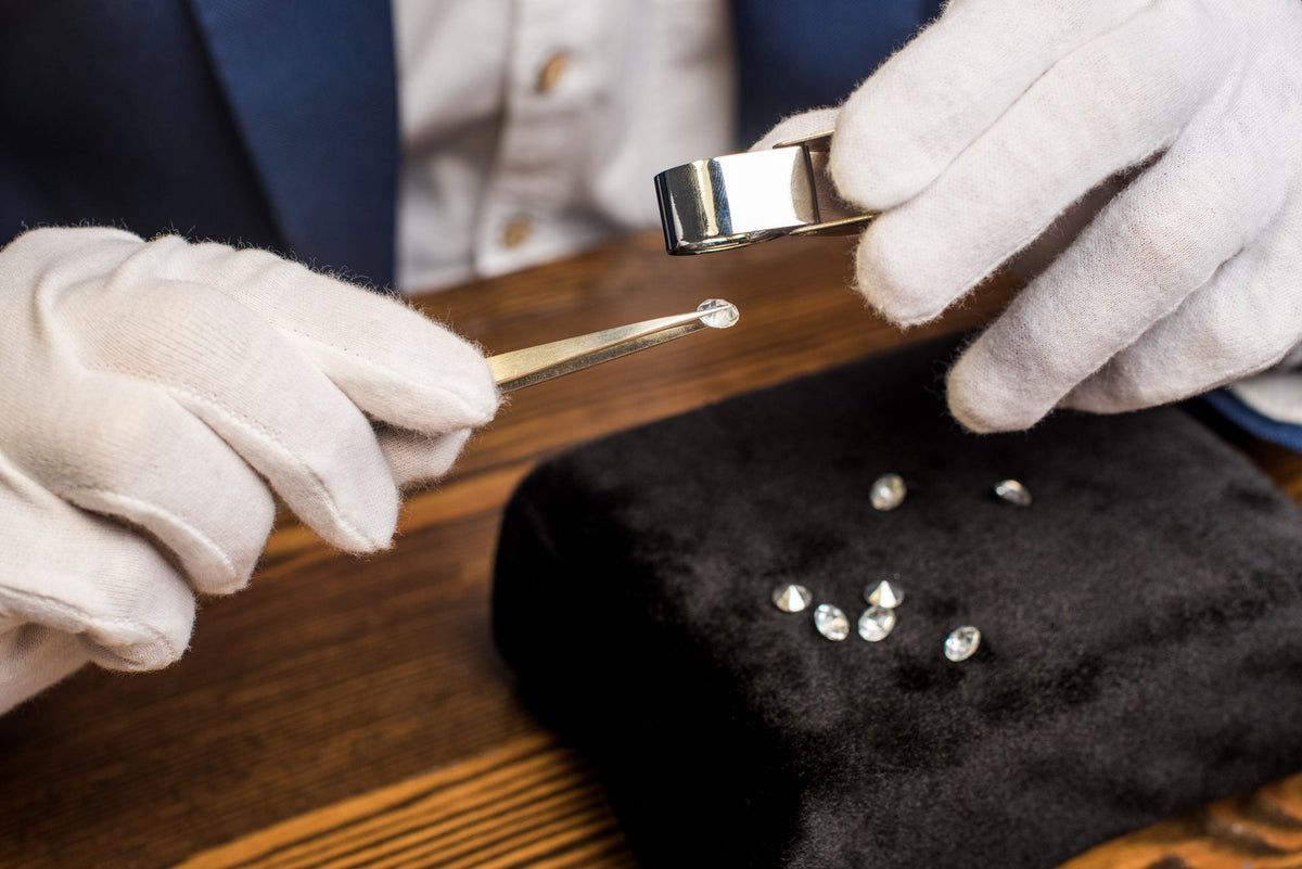 Carat to MM: Why Diamonds of the Same Carat Look Different Sizes
