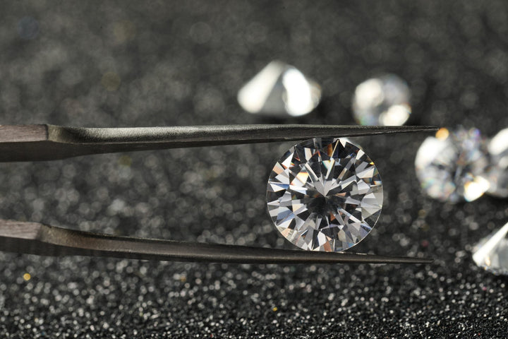 How Big Is a 4 Carat Diamond? What It Looks Like on the Hand