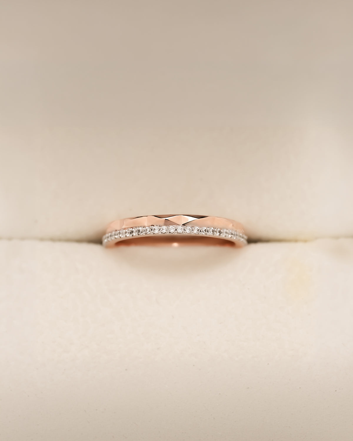 Rose gold split pavé band with round lab grown diamonds in Ronora box