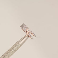 Close-up video of open rose gold lab grown diamond pavé statement ring
