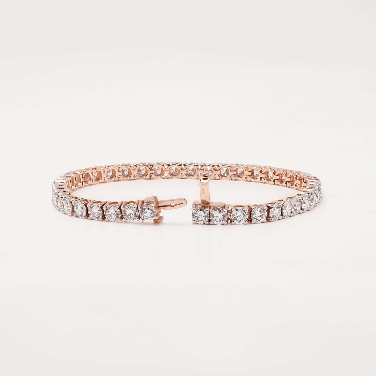 Open round lab grown diamond tennis bracelet with clasp