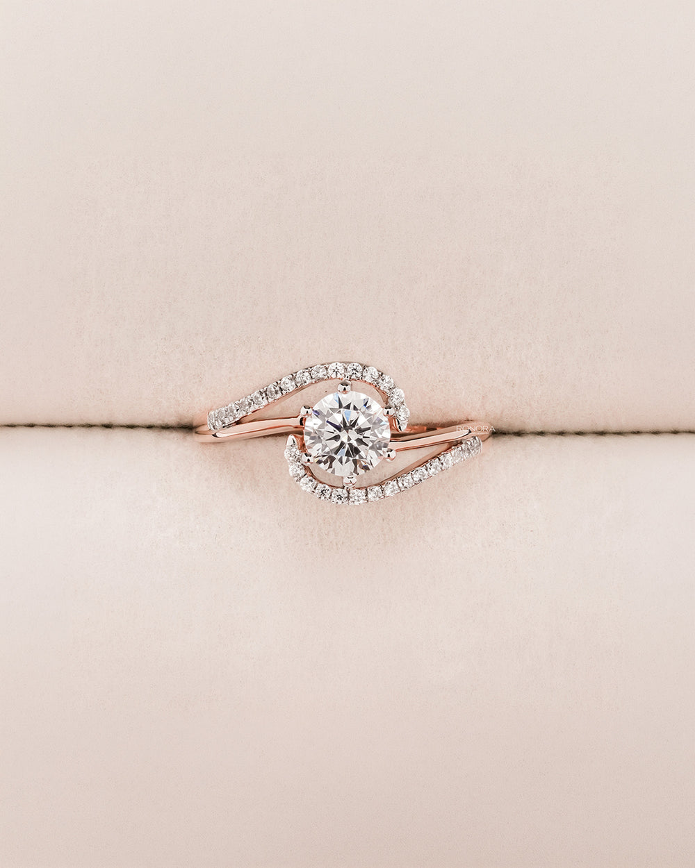 Round Swirl Pave Ring, Design code: R42